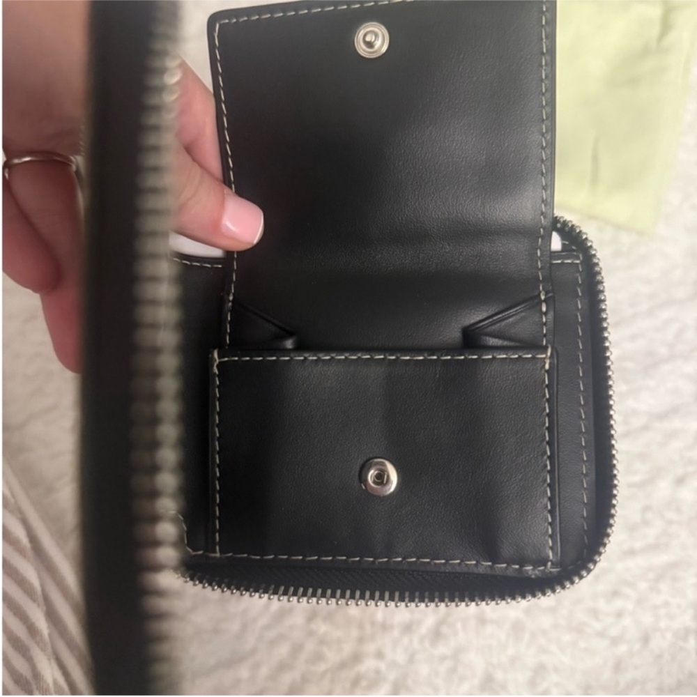 Burberry Checkered zip up wallet - Picture 3 of 4